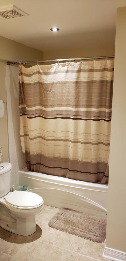 Lovely Guest Entire Apartment Minutes From Ottawa Airport Экстерьер фото